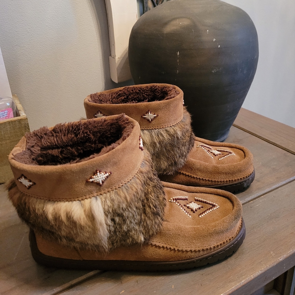 Manitobah Mukluks L6